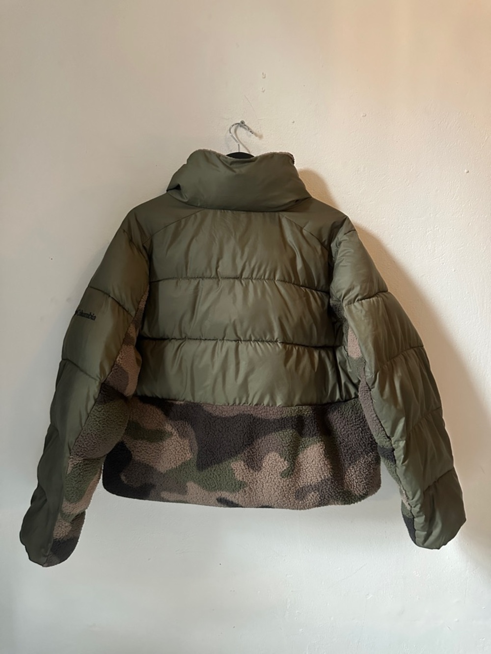 Columbia Womens Puffer Jacket Sherpa Fleece Camo Green Cropped Full Zip Size XL - Picture 3 of 4